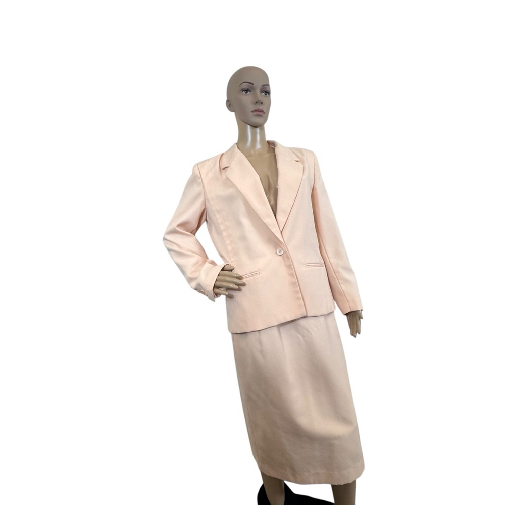 Women's Suits by Dallas Skirt Suit Size 12/13 Peach Blazer & Skirt Set